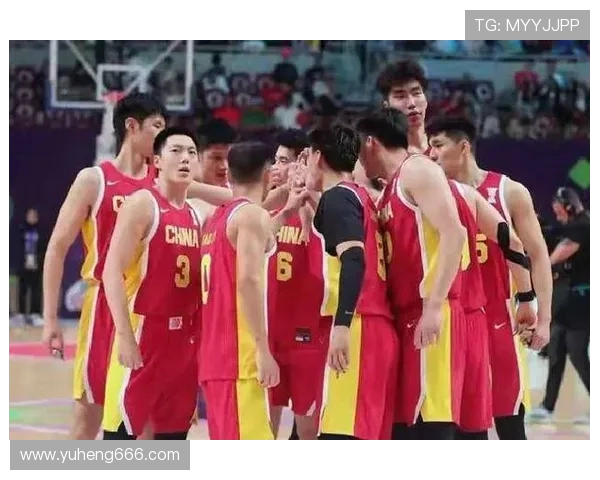 中国男篮在焦作迎战马其顿队全力以赴争取胜利的精彩对决