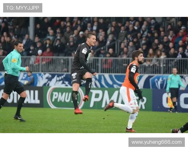 昂热与尼斯激战正酣比赛直播全程回顾精彩瞬间与精彩进球分析