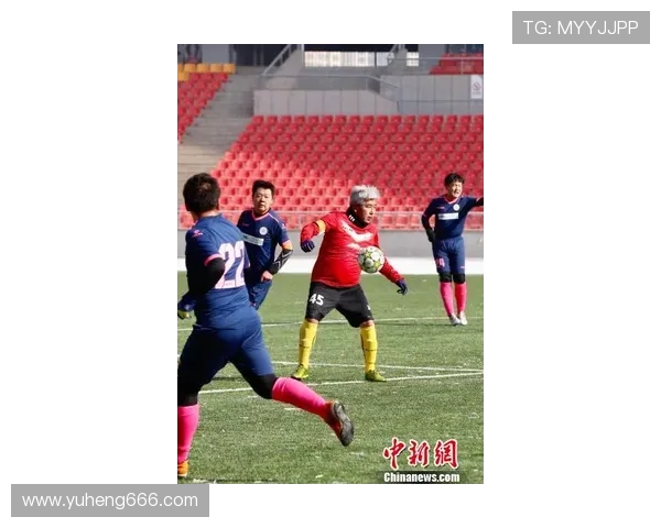 黑山队与罗马尼亚队激战正酣足球友谊赛精彩回顾与分析