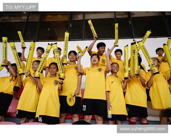 广州足球队状态变革引发热议球迷期待新篇章的崛起与挑战